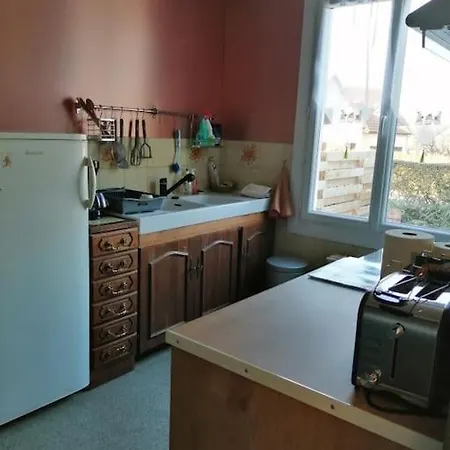 Apartment Maison Au Calme A 5 Minutes Du Centre-ville 2 Nuitees Minimum Saint-Pourcain-sur-Sioule